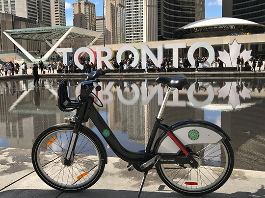آموزش و ایمنی دوچرخه سواران در تورنتو کانادا